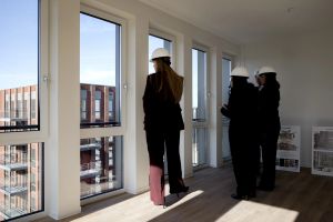 Het marktmechanisme op de woningmarkt werkt averechts voor starters en middeninkomens