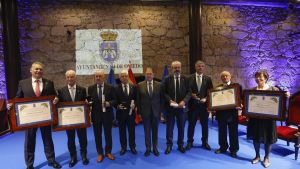 Oviedo reconoce los méritos deportivos, sociales y económicos con sus máximas distinciones: 
