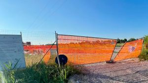 Battaglia legale sui confini di un fondo, a Roveredo edifici a rischio demolizione
