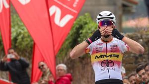 Benjamín Noval también domina en Francia: gana en solitario ante los mejores ciclistas junior del mundo