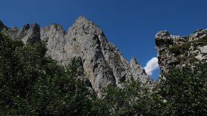 Un hombre fallece cuando estaba realizando una ruta de montaña en las Foces del Pino, en Aller