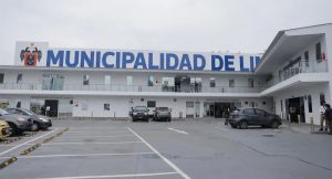 Nuevo centro para licencias de conducir acerca el examen teórico, pero advierten que el proceso sigue centralizado en Comas