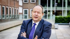 D66-minister zet deur open naar hogere belasting op vermogen, tegen wens van VVD in