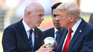 Gianni Infantino: la Tierra es redonda como una pelota de fútbol