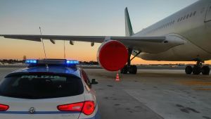 Un “no” vale anche dopo 30 secondi. Il caso degli abusi sulla hostess di Malpensa e la sentenza ribaltata dalla Cassazione: “Ecco perché rappresenta uno spartiacque”