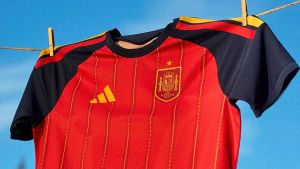 Para algunos, ver la camiseta de España es una provocación: esto es lo que nos ocurrió en un bar de Pamplona