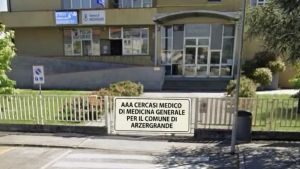 La dottoressa lascia l’incarico, il sindaco crea un cartello virtuale: «Cercasi medico»