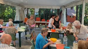 Fa troppo caldo in città, anziani invitati al centro commerciale: tutte le attività per trovare refrigerio