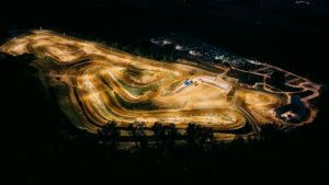 Motocross Il circuito faentino ospita il Campionato italiano Prestige. Monte Coralli, c’è la Night Race