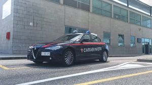 Furto con la tecnica dell'abbraccio nel Cividalese: denunciate due donne, decisive le telecamere