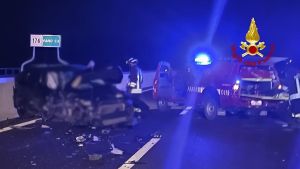 Contromano in A14, tragedia sfiorata per una famiglia: in auto anche un bambino