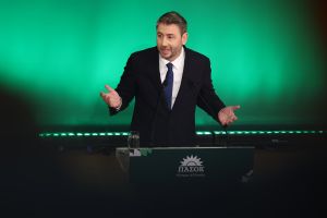 Η ακρίβεια είναι σιωπηλός φόρος στο εισόδημα κάθε εργαζόμενου