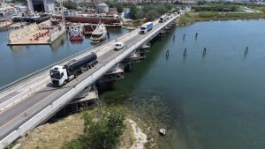 Stop ai mezzi pesanti sul ponte Lombardo: blocco fino a metà settembre per motivi di sicurezza
