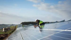 Fotovoltaico, mazzata sulle polizze per colpa della grandine: ecco i contributi per assicurare i pannelli