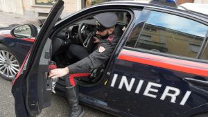 Fanno esplodere il bancomat a Castenaso, poi fuggono con il bottino: portati via 15mila euro