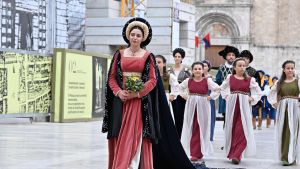 Il corteo della Quintana incanta ancora Ascoli. Tradizione e novità: un grande spettacolo