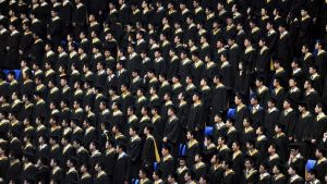 China reindustrializa su universidad mientras Europa busca la felicidad