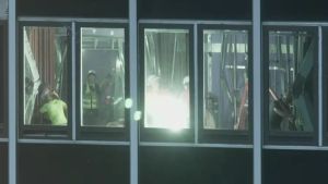 El susto del edificio que casi colapsa en Nueva York: así se retransmitieron las 11 horas de alarma