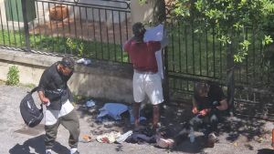 In via Piave a Mestre cassonetti interrati e telecamere contro lo spaccio