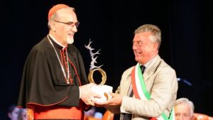 Norcia premia il cardinale Pizzaballa: 