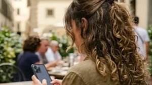 Conto corrente svuotato in pochi minuti con un sms truffaldino
