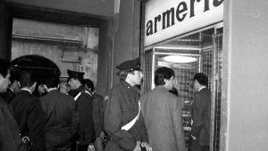 Uno Bianca, l’armeria. Telefonate inquietanti e identikit ignorati: tutte le zone d’ombra