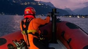 “Aiuto, un parapendio è caduto nel lago”: attimi di paura a Lierna. Ma è un falso allarme