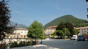 Setteville, grave dopo la caduta dalle scale