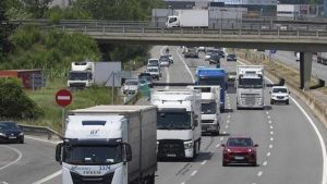 Las alternativas al peaje se saltan las barreras para evitar colapsos: del sistema a la portuguesa a la euroviñeta