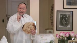 He led a unique learners’ service for more than 50 years. Now this rabbi is handing over the reins.