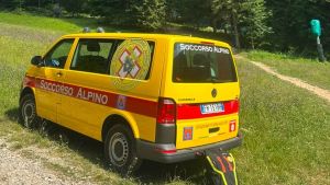 Anziano in difficoltà sul sentiero e giovane caduto in bici: doppio intervento della Sores