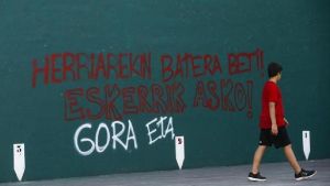 Olvido en la escuela: un 60% de alumnos no sabe decir el nombre de una víctima de ETA