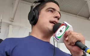 ¿Qué le pasó? Captan a Andrés Vaca recibiendo oxígeno en pleno partido del Mundial