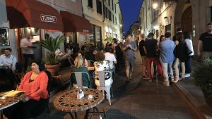 Monza, l’opposizione contesta la riduzione degli orari per la movida: “Danni economici. E ricadute sulla sicurezza”