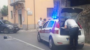 Scontro tra una moto e una Vespa. Nell’urto un giovane perde un dito. Trasferito all’ospedale di Modena