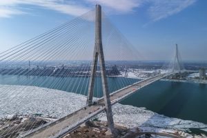 A U.S. bridge shakedown in a rough world