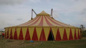 ¡Pasen y vean! ¡El circo de Ibiza!