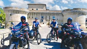 Vacanza in hotel per tre giovani: vanno via senza pagare il conto