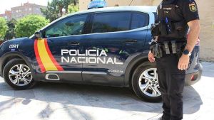 Un delincuente multirreincidente cae en Avilés tras robar equipos de sonido de una furgoneta y asaltar una sidrería de Villalegre