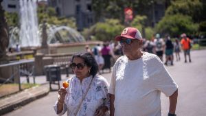 Catalunya reactiva los avisos por altas temperaturas y noches cálidas ante la tercera ola de calor del verano