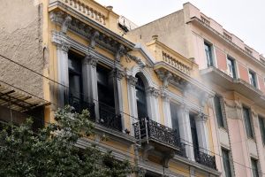 Το χρέος της δημοκρατίας
