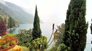 Mercato immobiliare laghi lombardi 2026: arrivano polacchi e olandesi. Fuga dagli affitti brevi
