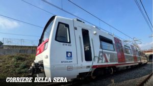 Fa troppo caldo, i treni della Circumvesuviana restano fermi un'ora e mezza