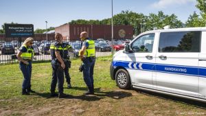Minister: wachtende asielzoekers Ter Apel opgevangen in pand