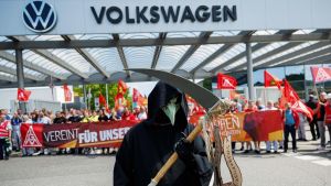 Cosa c’è dietro la crisi Volkswagen? Anatomia del crollo del colosso dell’auto