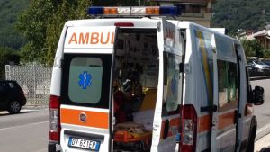 Infermiere si sente male soccorrendo una donna a Erto: attivati due elicotteri