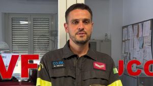 Da Lucca al Venezuela, Michele è il vigile del fuoco che ha scavato tra le macerie: “Colpito dalla loro compostezza”
