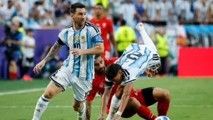 Chissà che avrebbe detto Maradona se avesse visto che il presidente della Fifa tifa Argentina