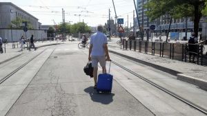 Stop ai tram, passeggeri a Padova costretti sotto il sole. E spunta lo steward