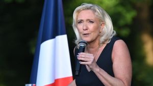 Le Pen mata a padre e hijo